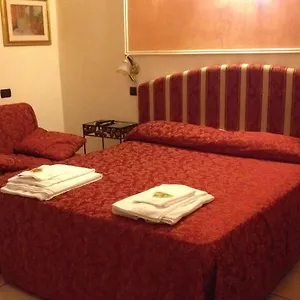 https://hotel-sicilia.italymilanhotels.net